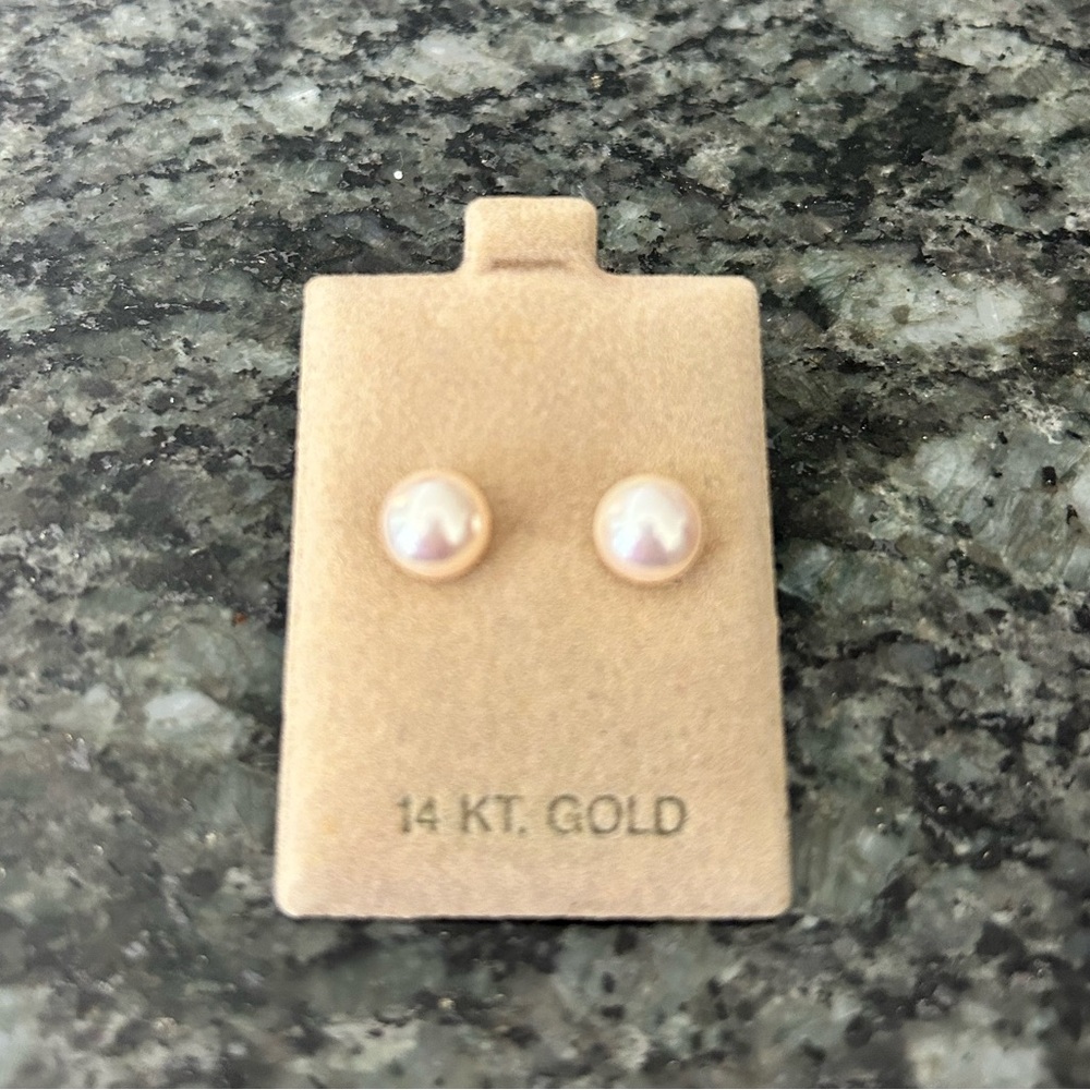 14 KT Gold Pearl Stud Earrings